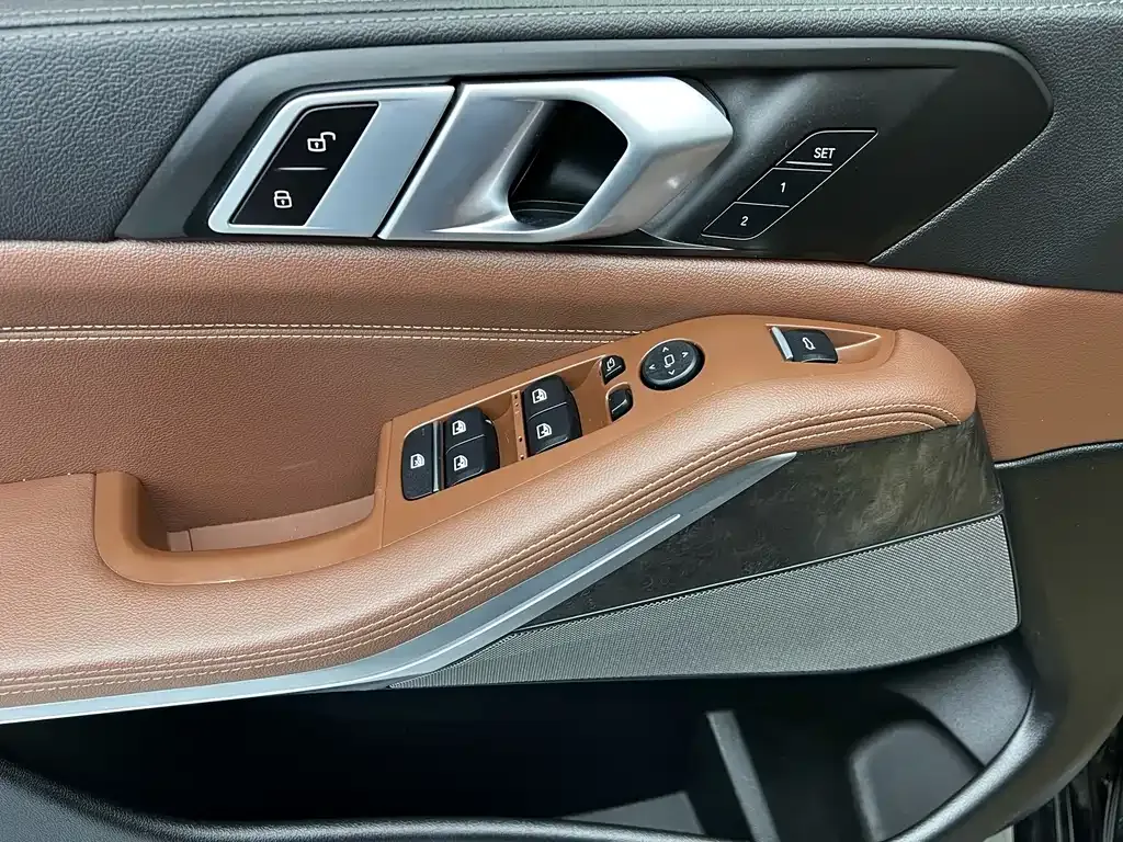 BMW X5 (Import) — фото 3