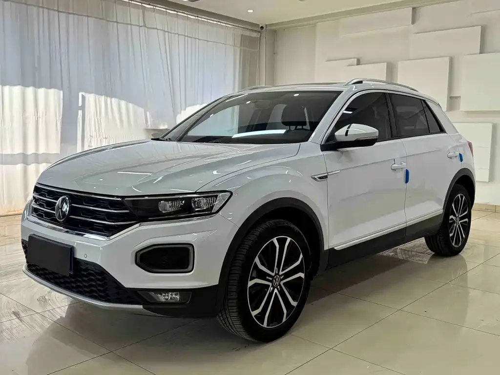 Volkswagen T-Roc — фото 1