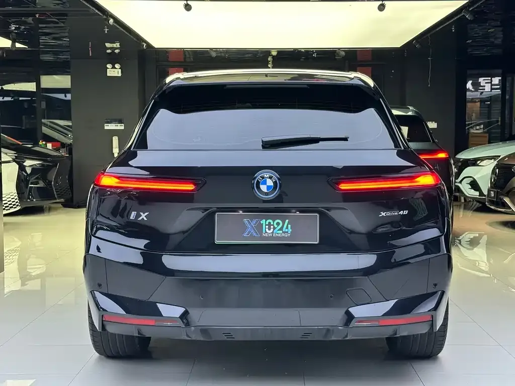 BMW iX — фото 2