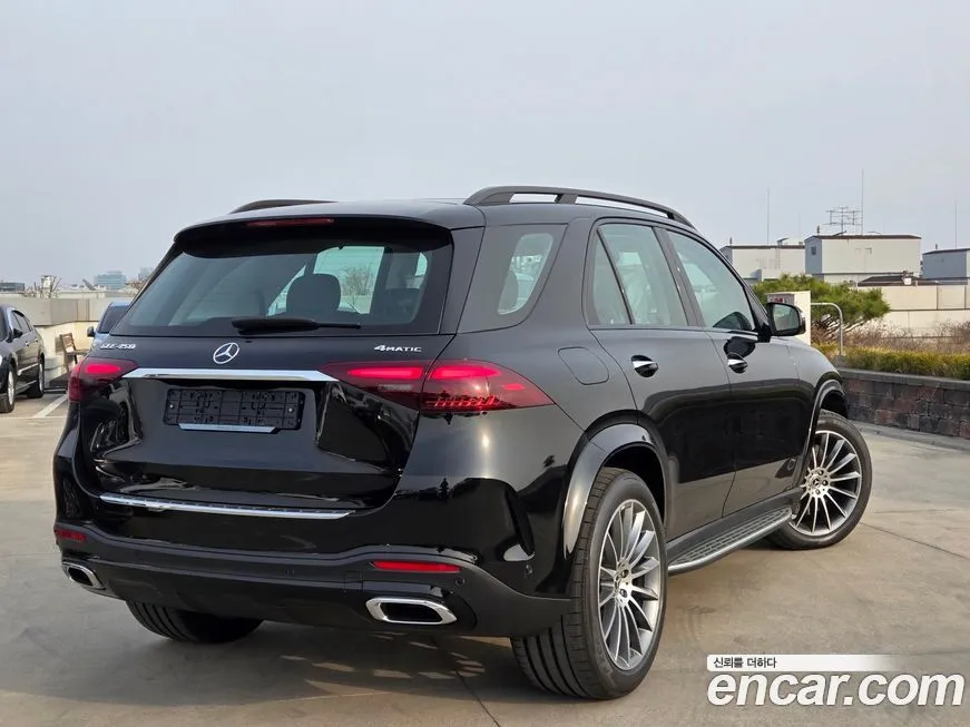 Mercedes-Benz GLE-Class — фото 5