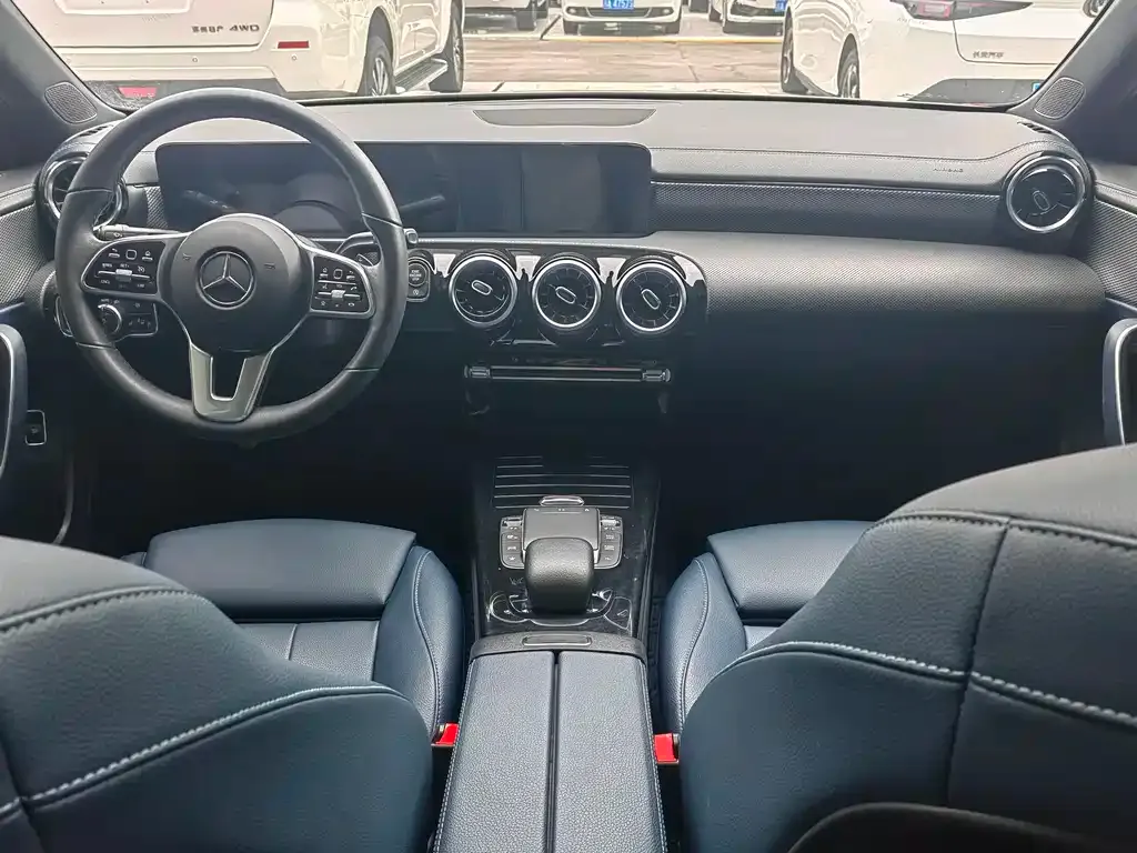 Mercedes-Benz A-Class — фото 4