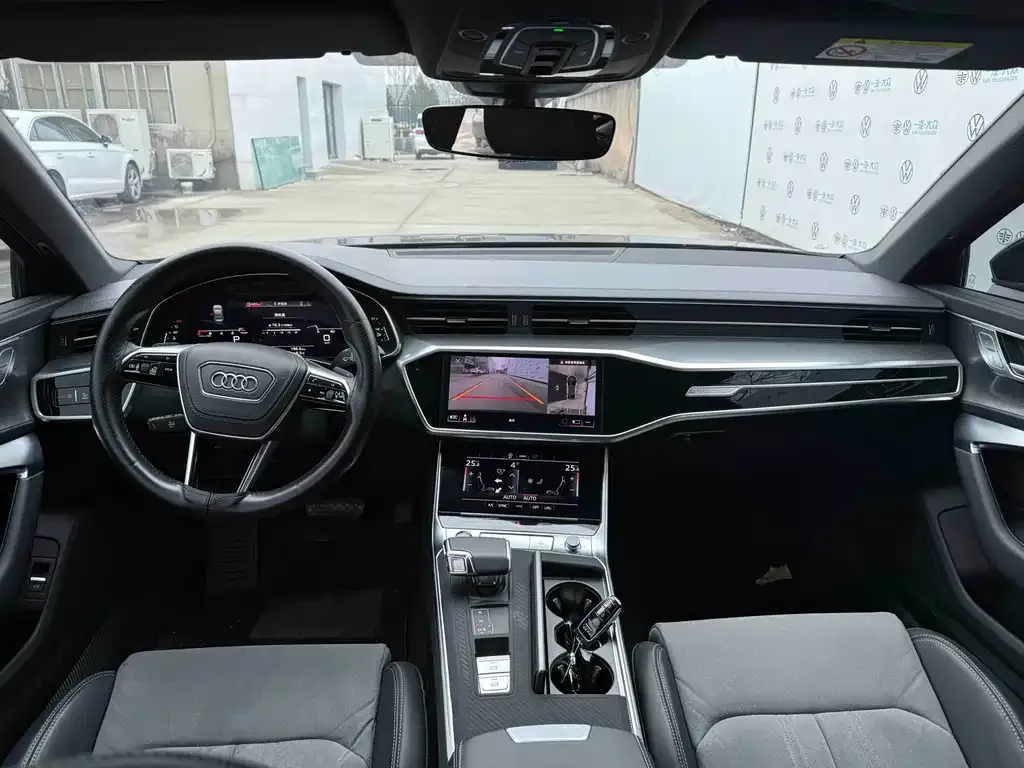 Audi A6L — фото 10
