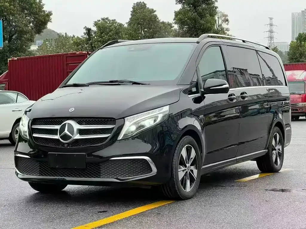 Mercedes-Benz V-Class — фото 1