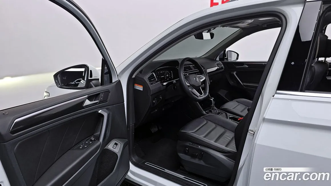 Volkswagen Tiguan — фото 7