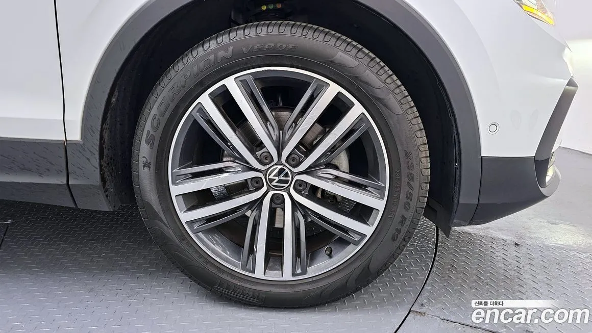 Volkswagen Tiguan — фото 5