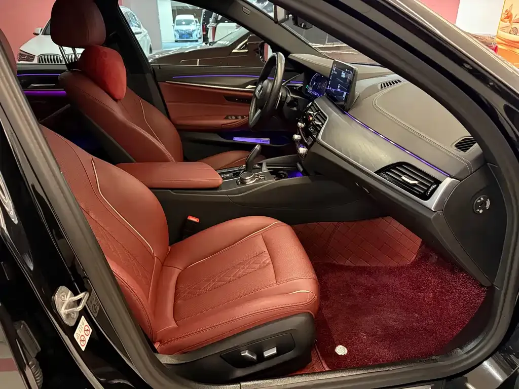 BMW 5 Series — фото 10