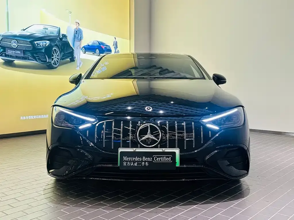 Mercedes-Benz EQE AMG — фото 9