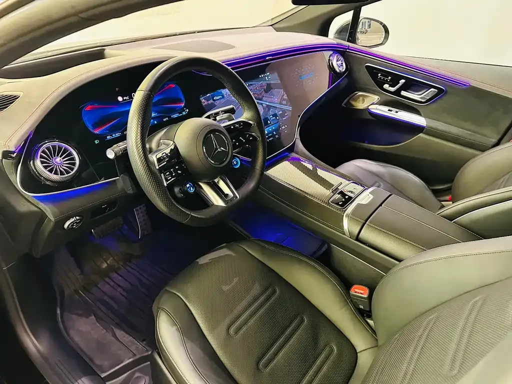 Mercedes-Benz EQE AMG — фото 6