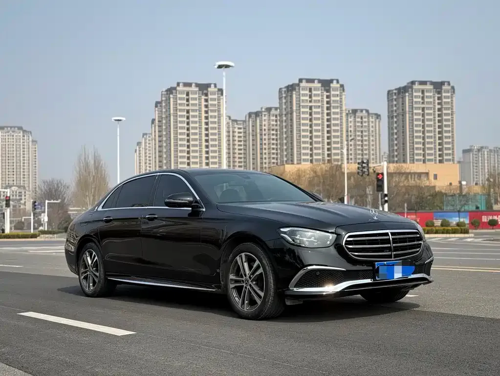 Mercedes-Benz E-Class — фото 6