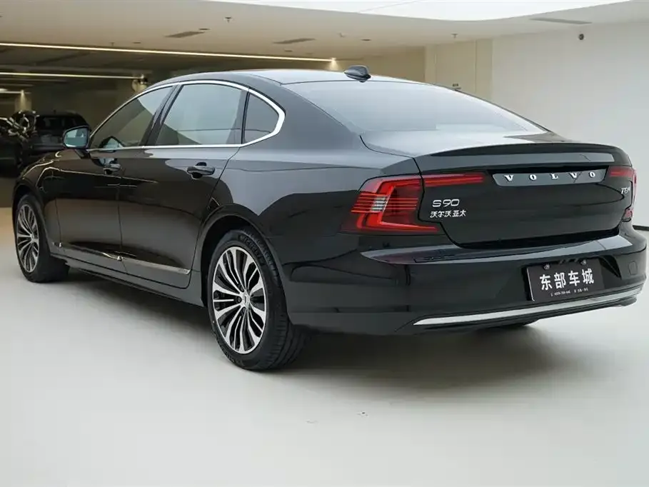Volvo S90 PHEV — фото 10