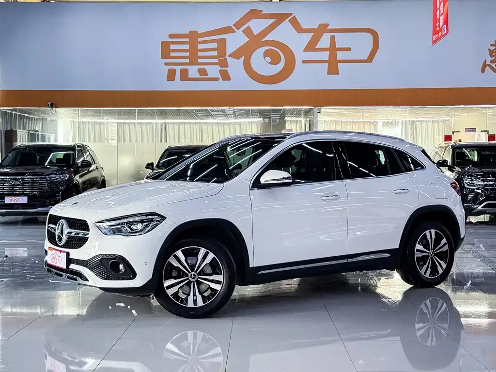 Mercedes-Benz GLA — фото 1