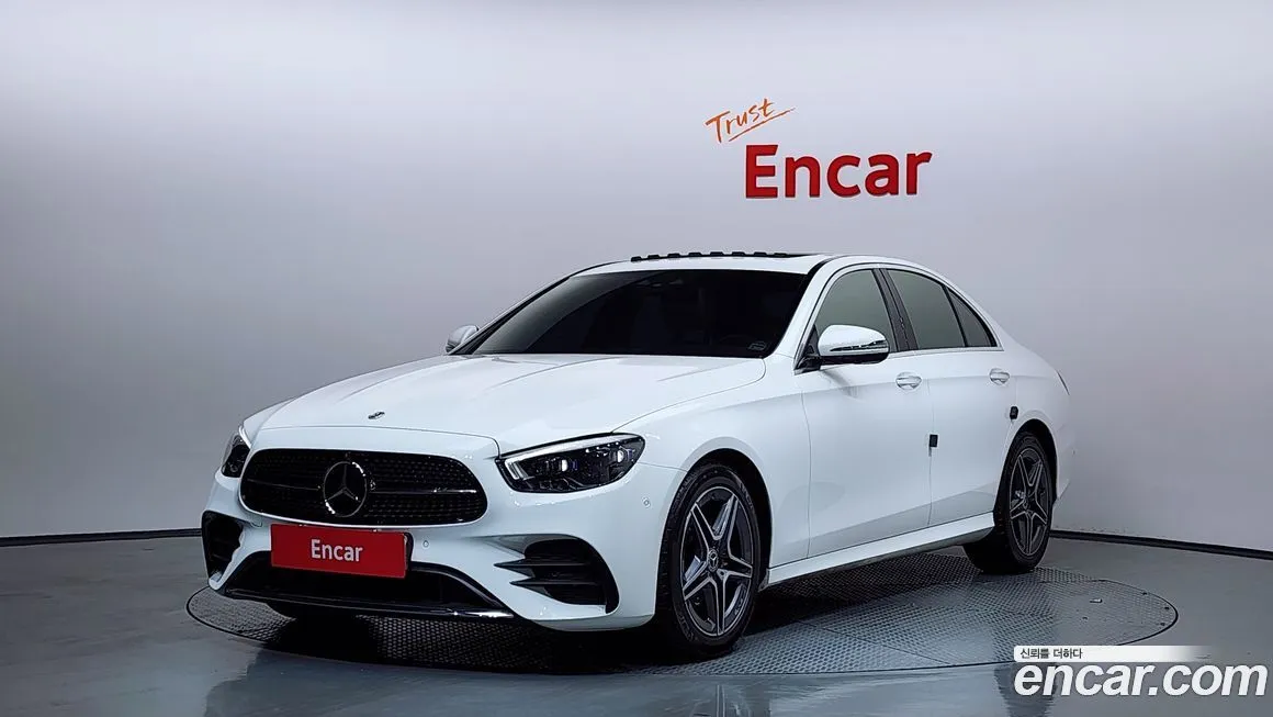 Mercedes-Benz E-Class — фото 1