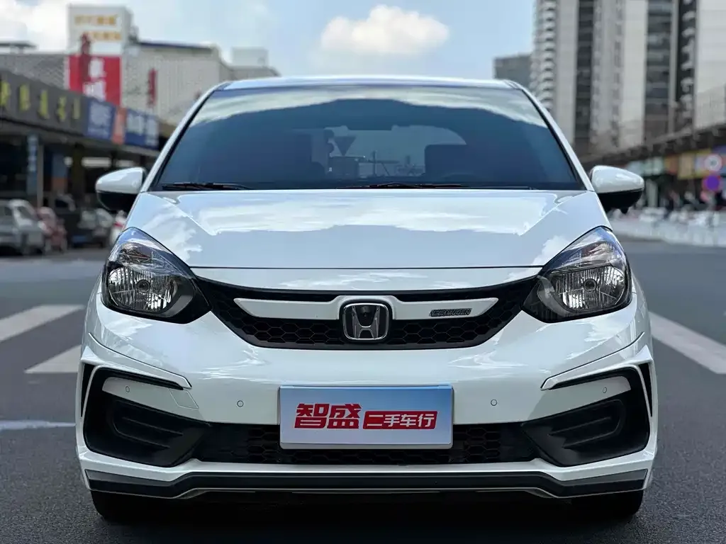 Honda Fit — фото 1