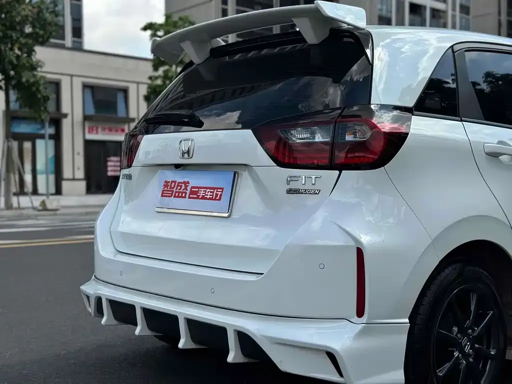 Honda Fit — фото 4