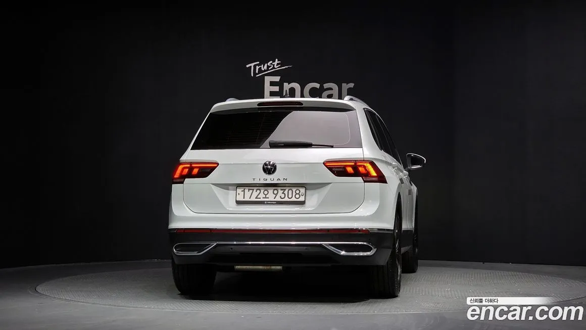 Volkswagen Tiguan — фото 8