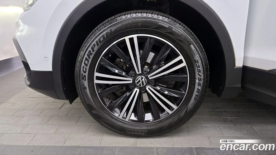 Volkswagen Tiguan — фото 3