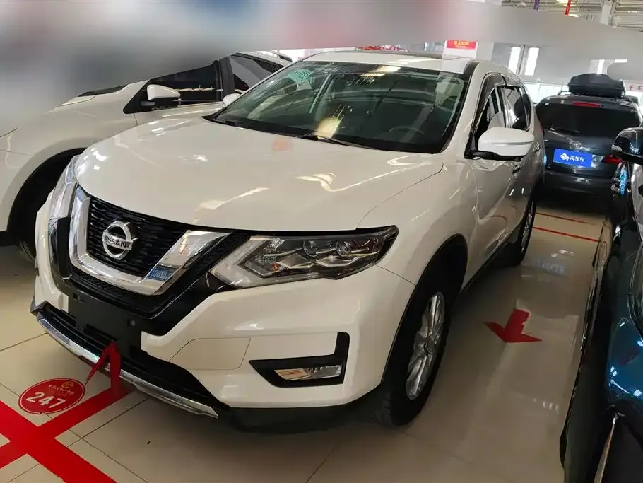 Nissan X-Trail — фото 1