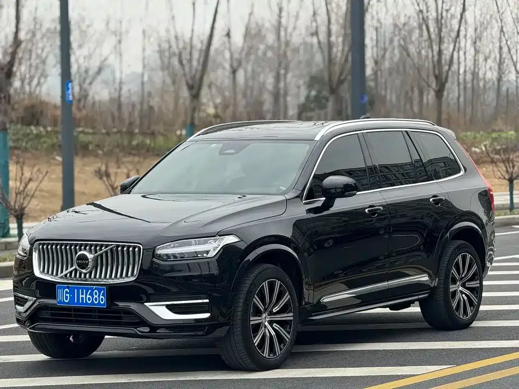 Volvo XC90 — фото 1
