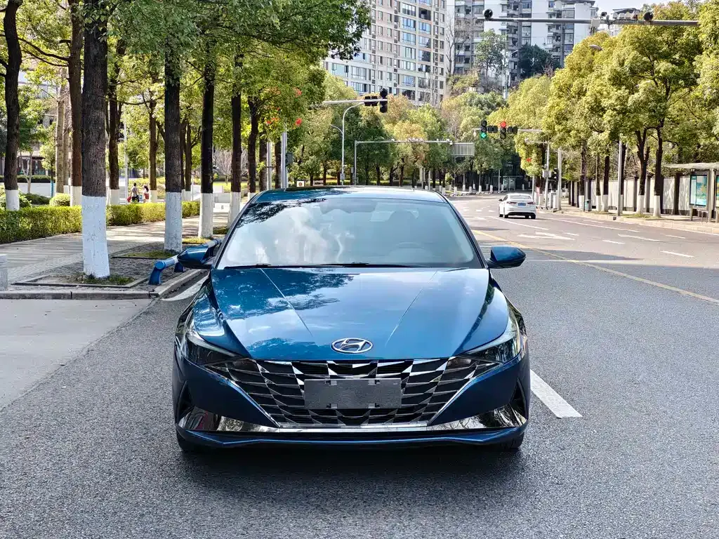 Hyundai Elantra — фото 9