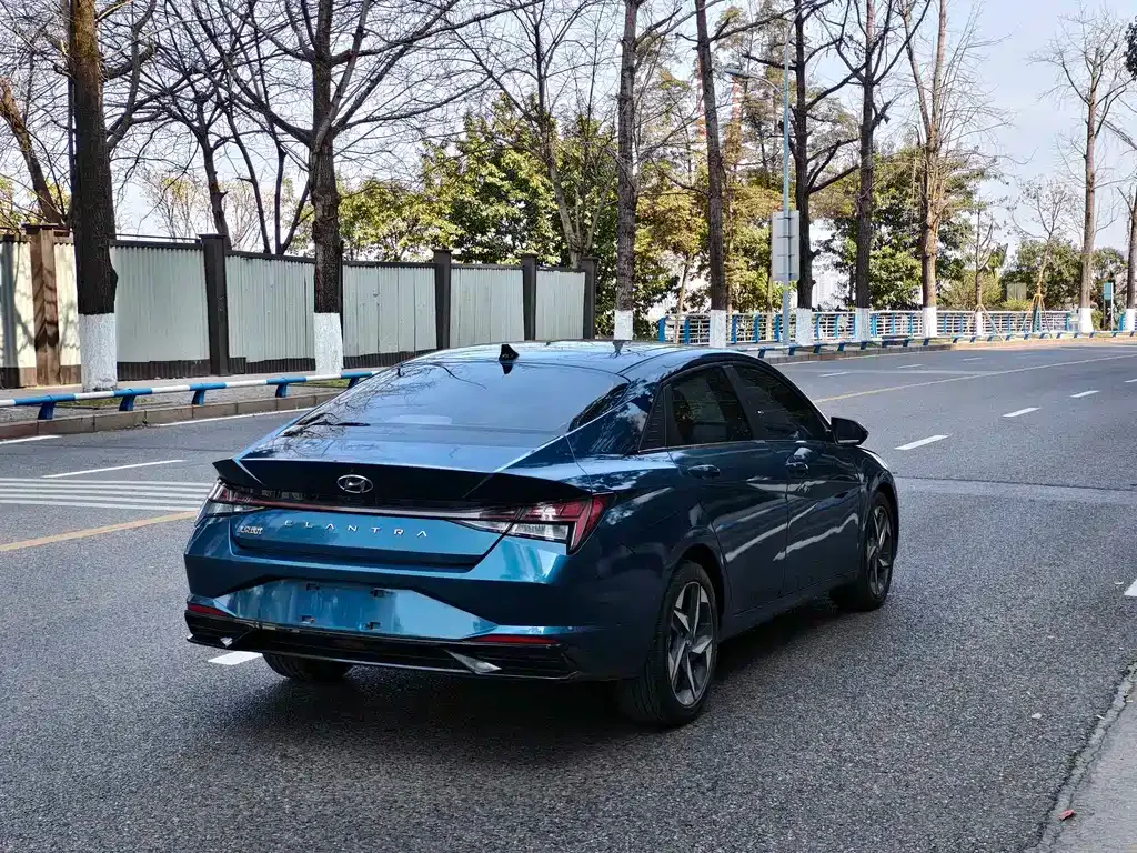 Hyundai Elantra — фото 6