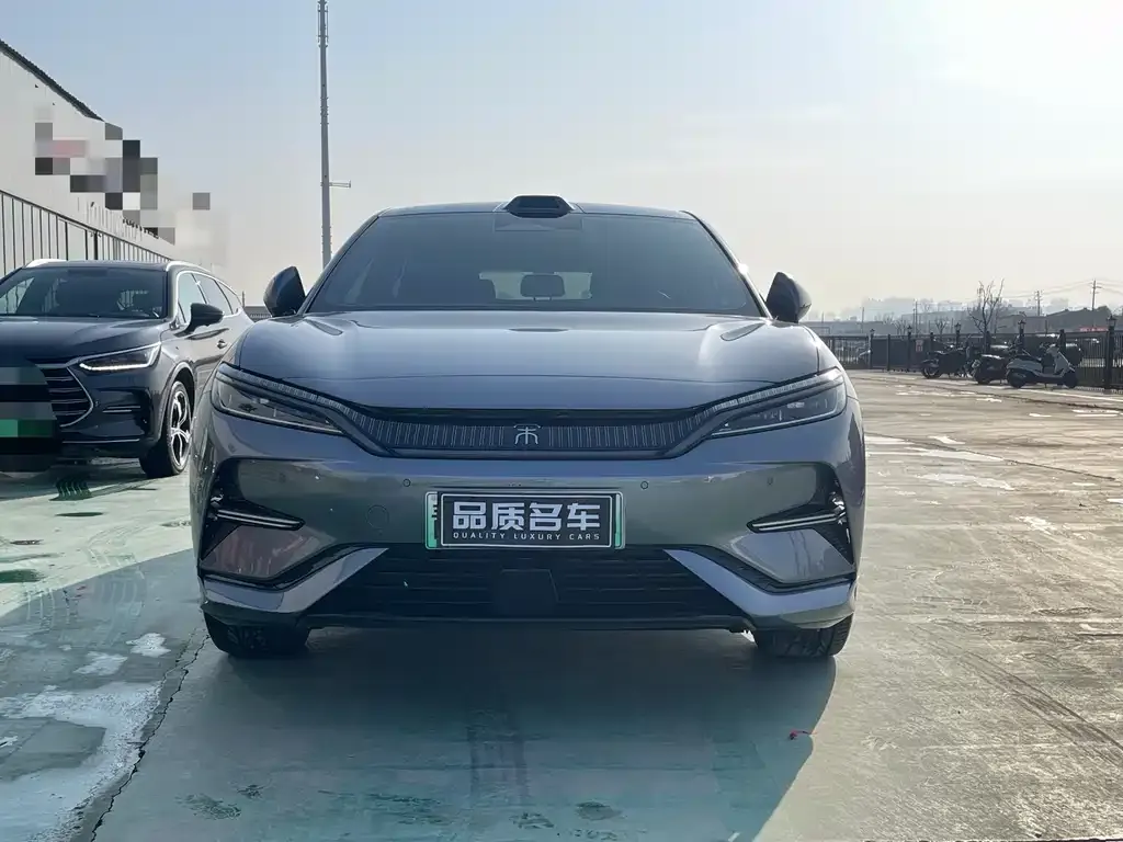 BYD L EV — фото 10