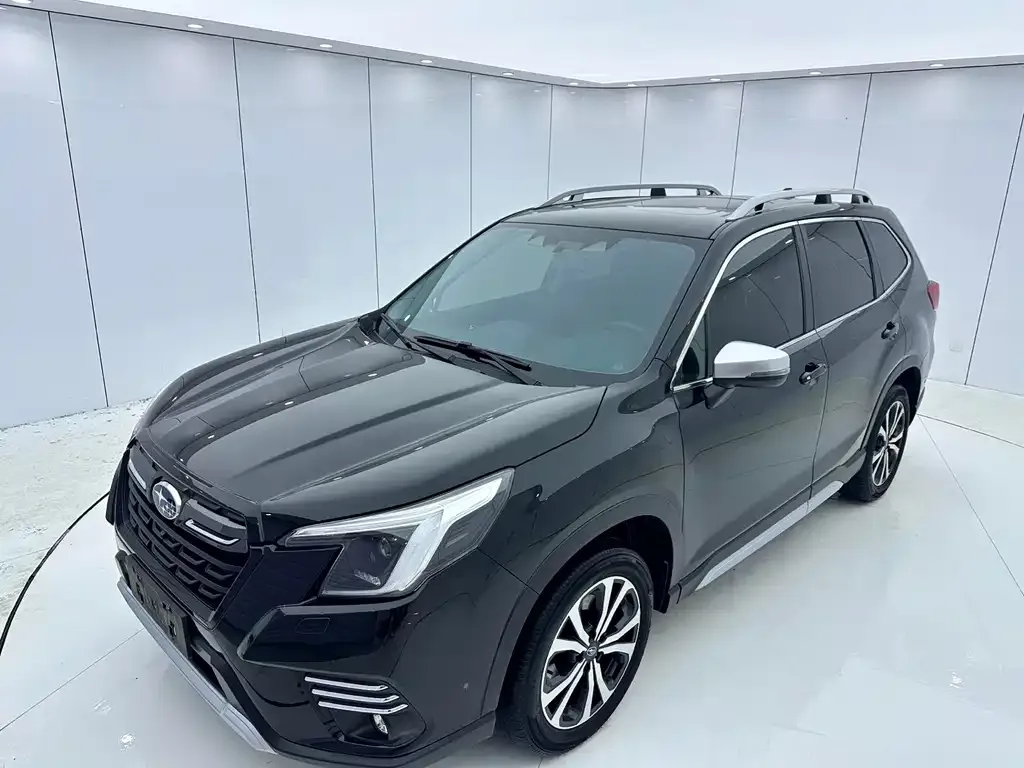 Subaru Forester — фото 1
