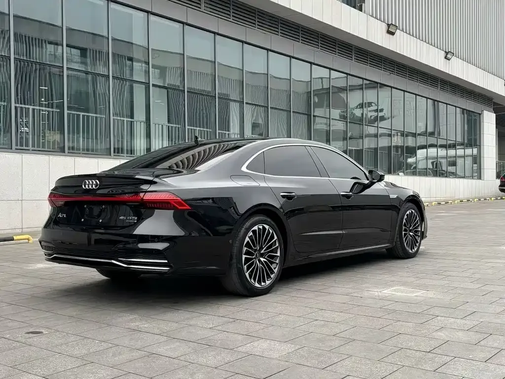 Audi A7L — фото 8