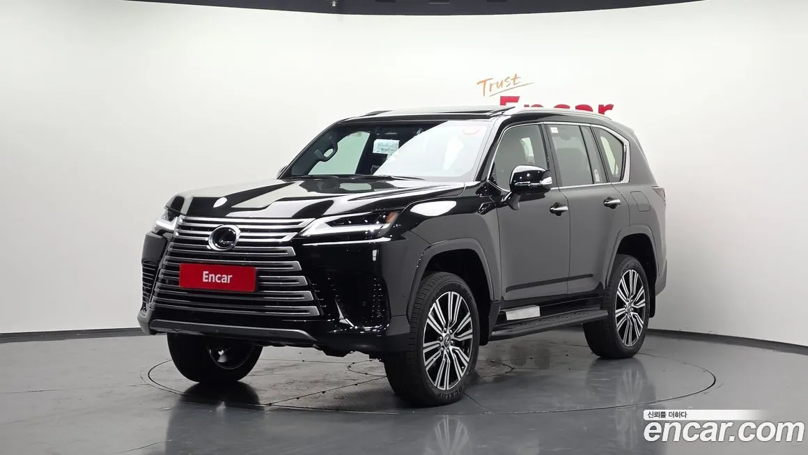 Lexus LX — фото 1