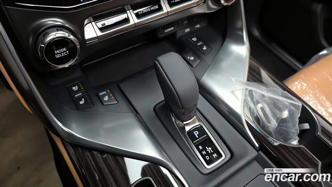 Lexus LX — фото 10