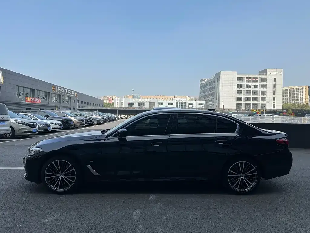 BMW 5 Series — фото 2