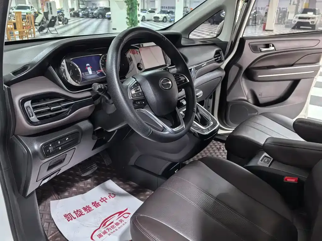 GAC Motor Trumpchi M6 — фото 3