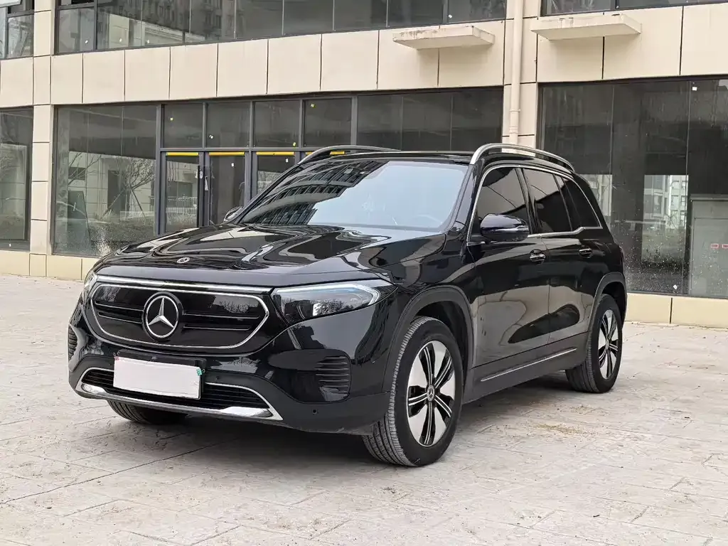 Mercedes-Benz EQB — фото 1