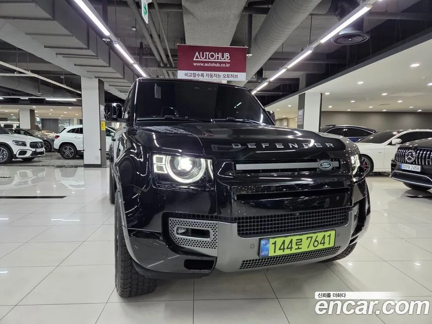 Land Rover Defender — фото 1