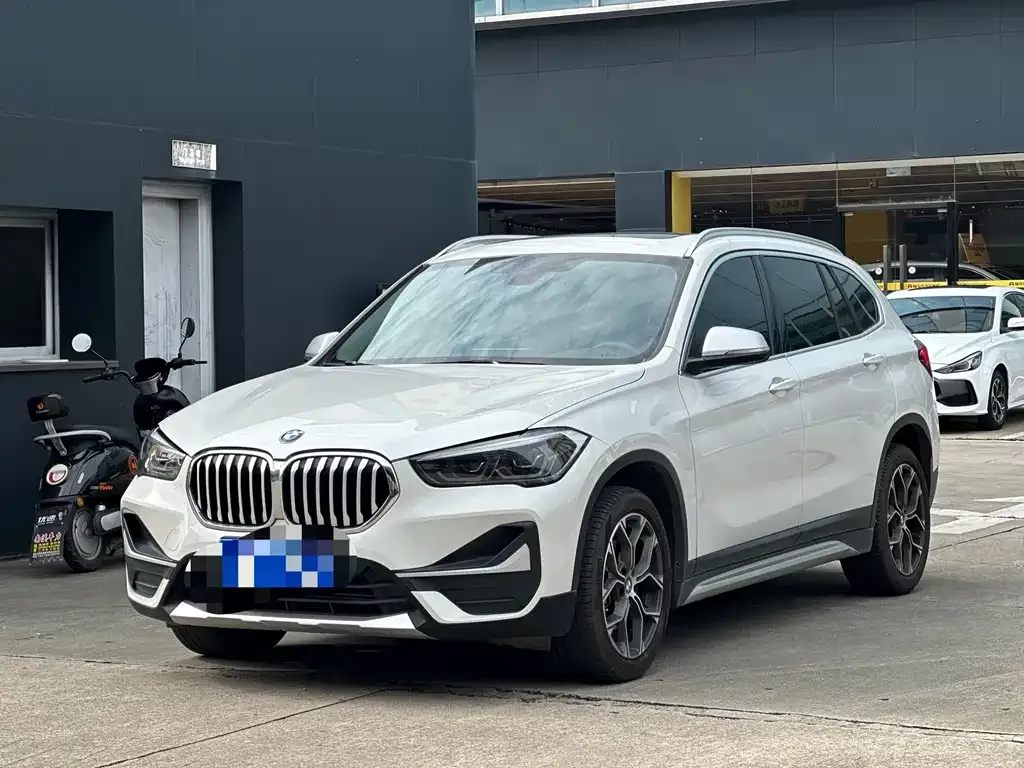 BMW X1 — фото 1