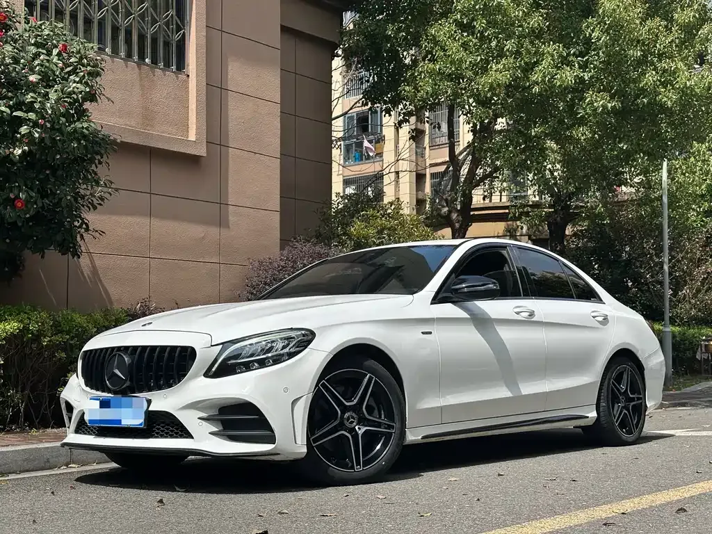 Mercedes-Benz C-Class — фото 1