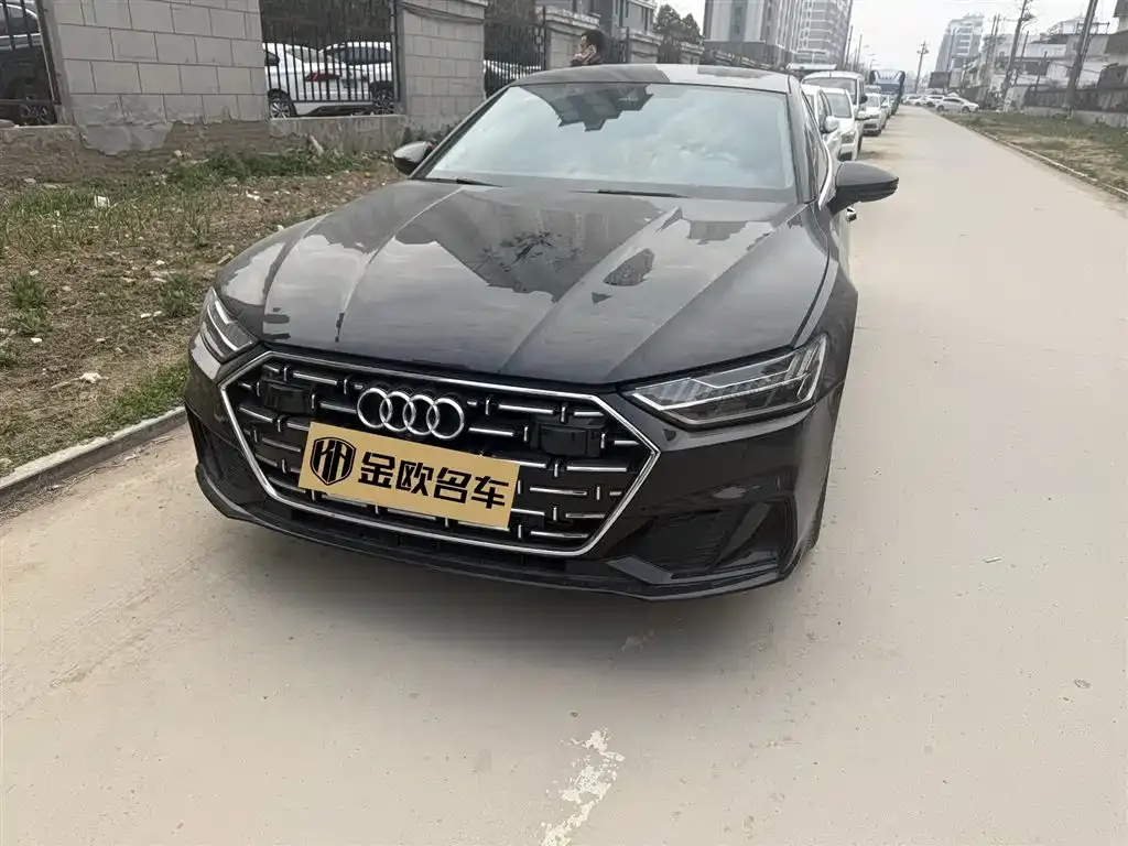 Audi A7L — фото 1