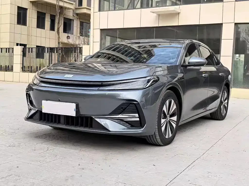 Geely Galaxy A7 — фото 1