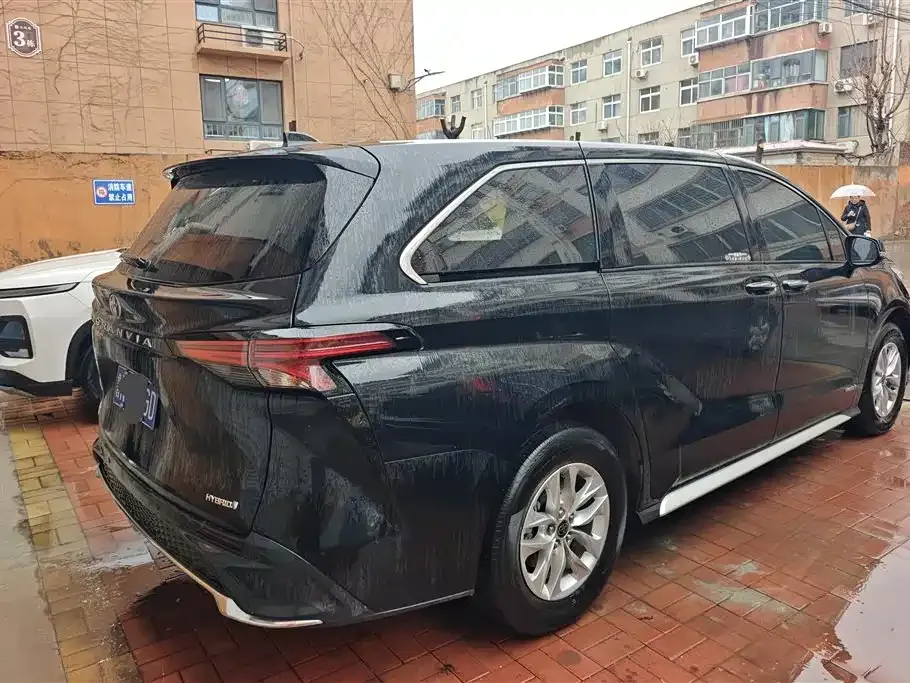 Toyota Granvia — фото 6