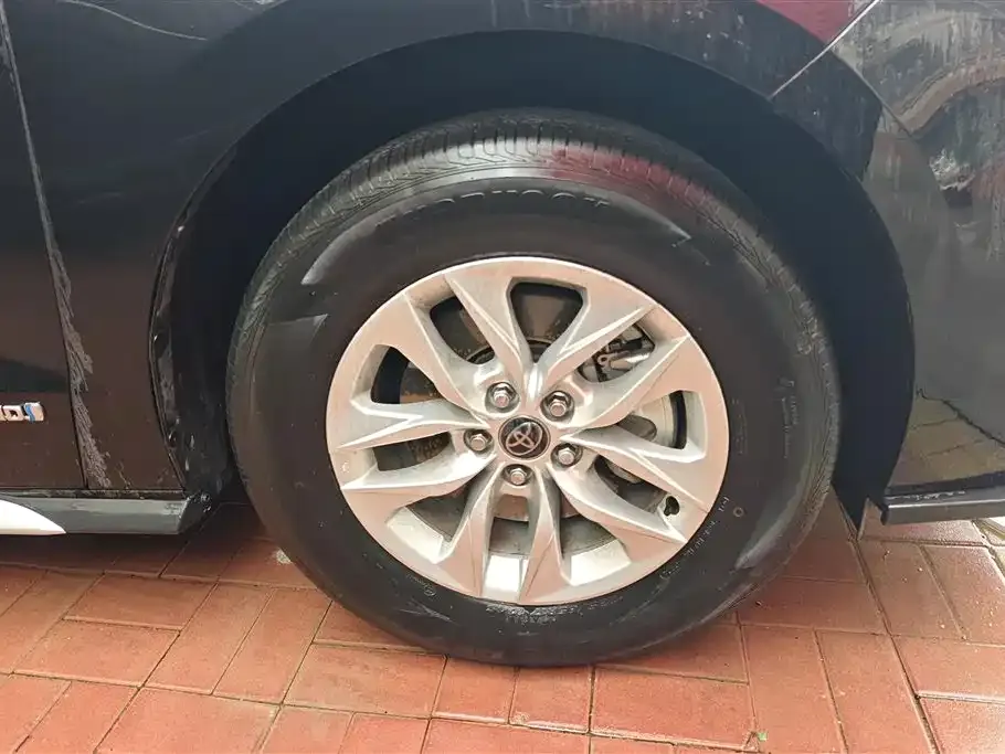 Toyota Granvia — фото 4