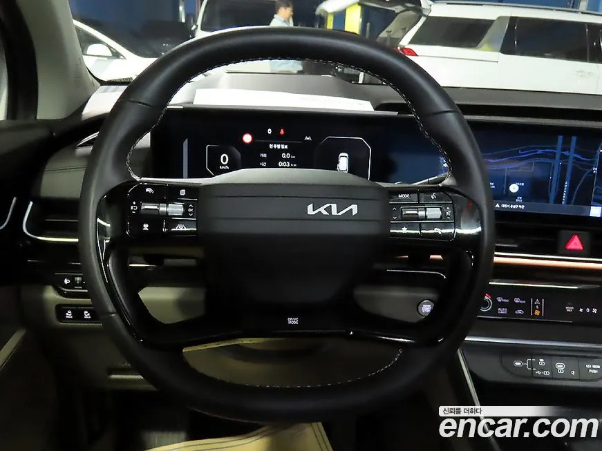 Kia Carnival — фото 10