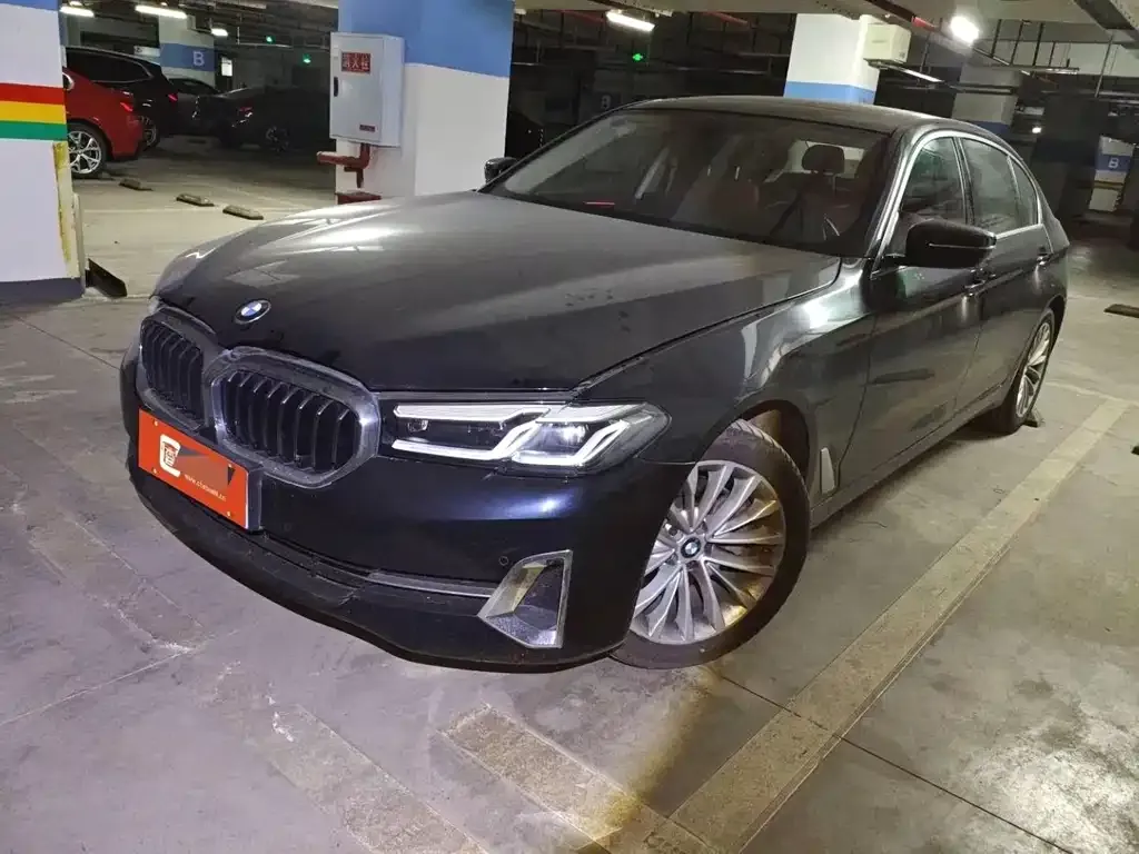 BMW 5 Series — фото 1