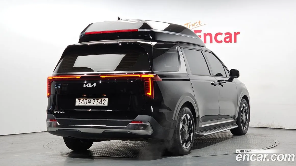 Kia Carnival — фото 10