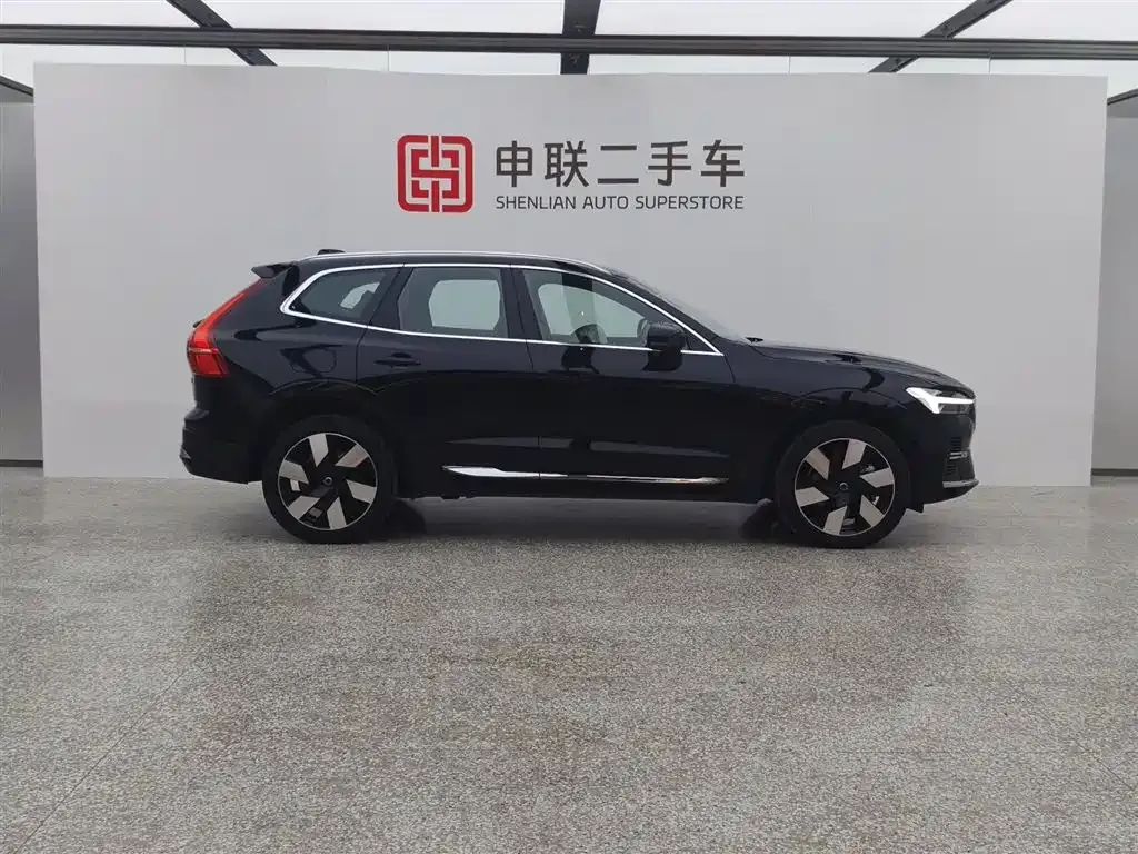 Volvo XC60 PHEV — фото 7