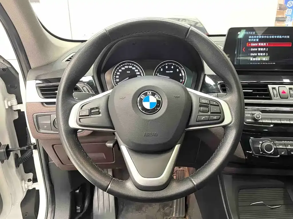 BMW X1 — фото 3