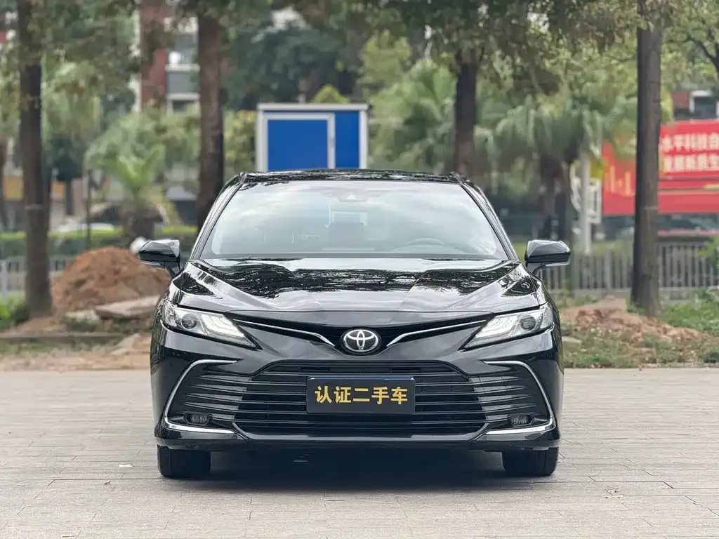 Toyota Camry — фото 4