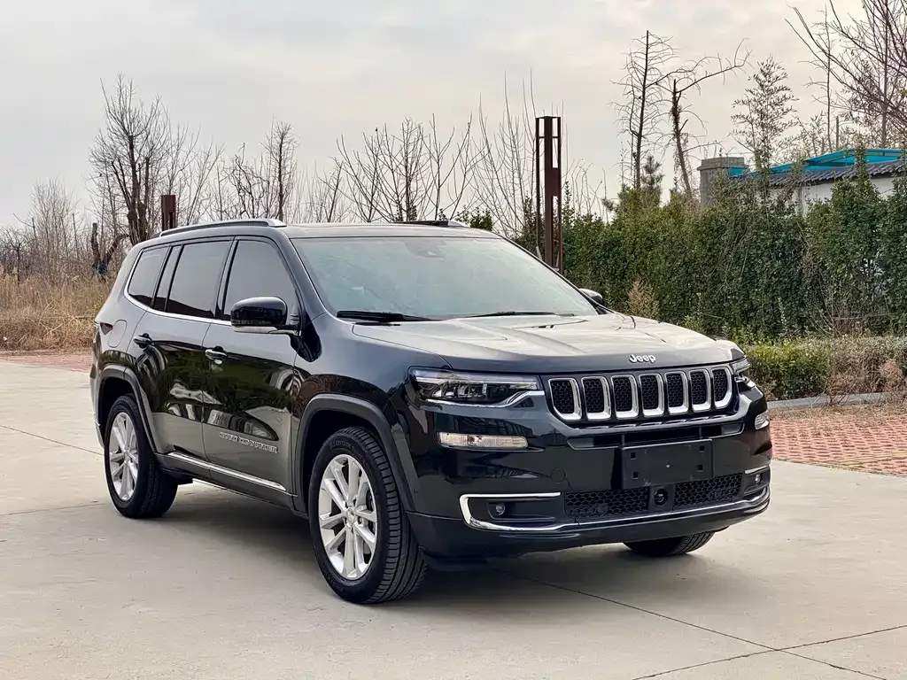 Jeep Grand Commander — фото 2