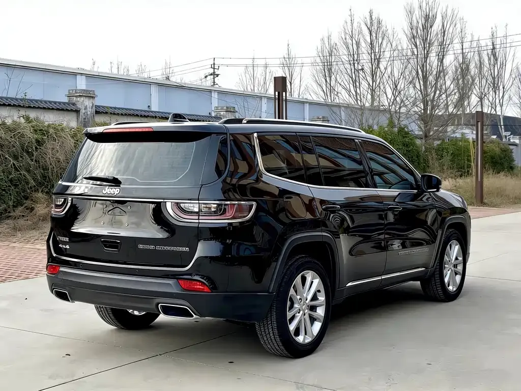 Jeep Grand Commander — фото 10