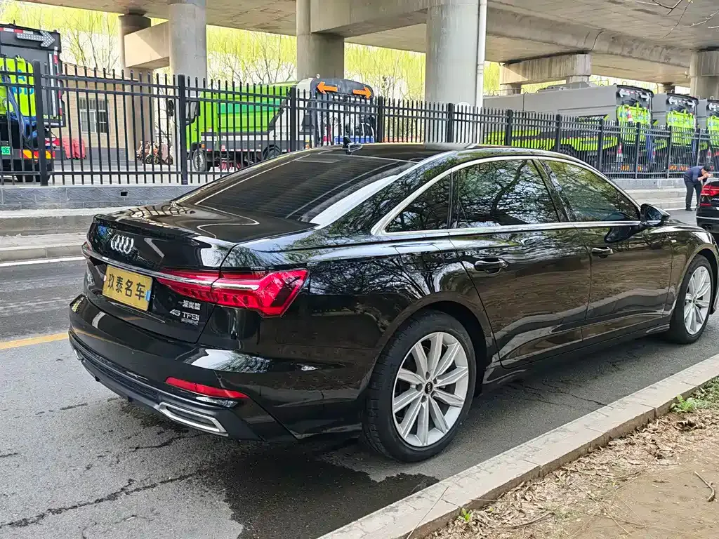 Audi A6L — фото 6