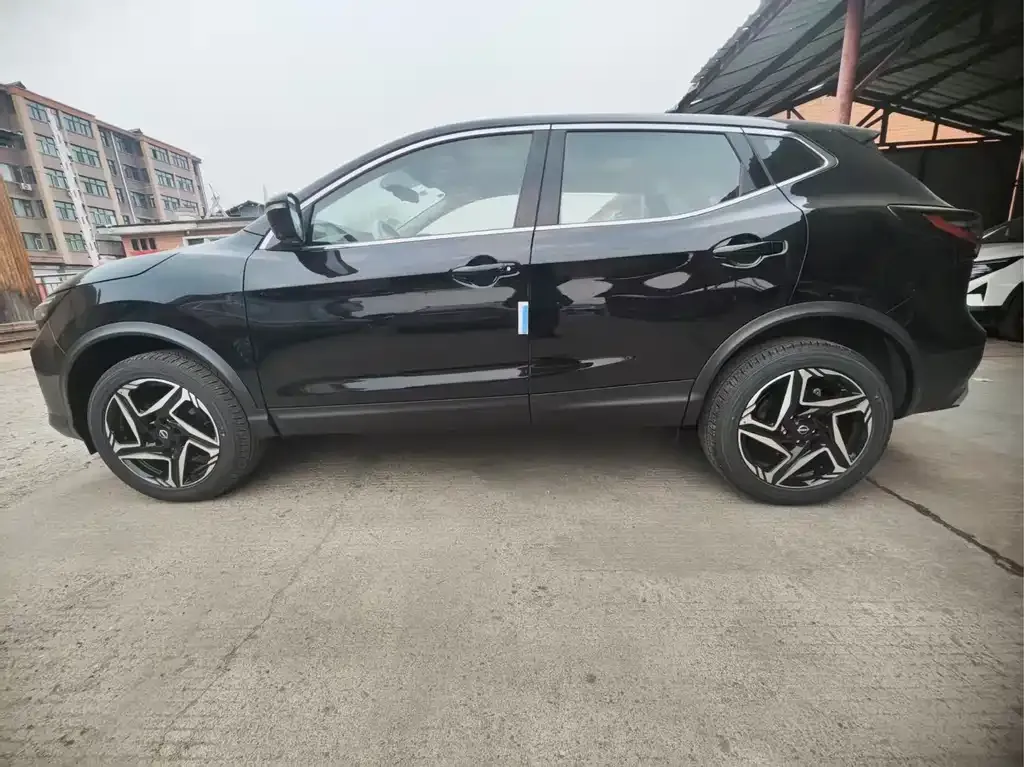 Nissan Qashqai — фото 2