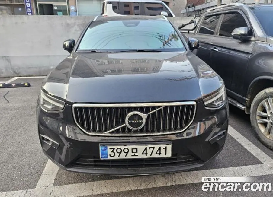 Volvo XC40 — фото 1